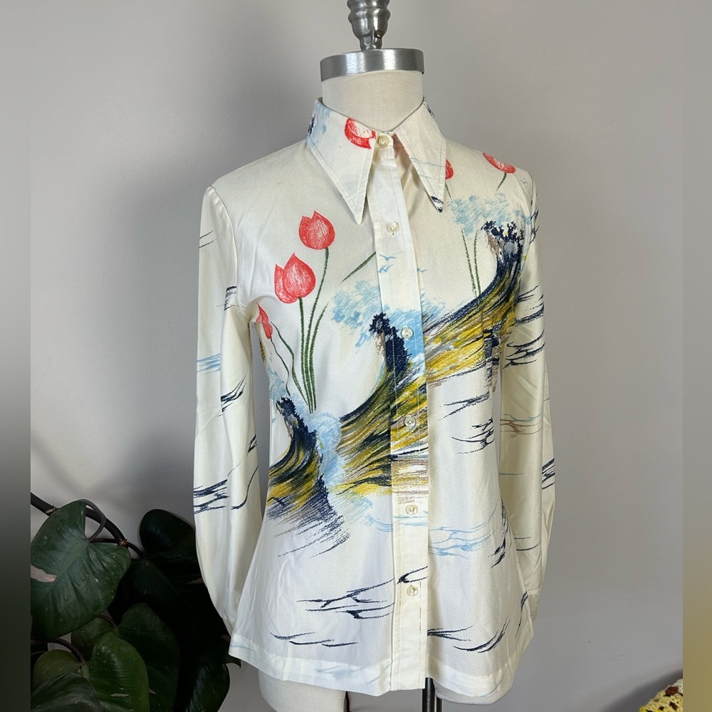 Vintage 70s LOUBELLA Floral Wave Pattern Dagger Collar Long Sleeve Button Blouse